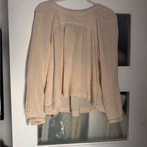 XiRENA Tan and Cream Boxy Long Sleeve Blouse NWOT